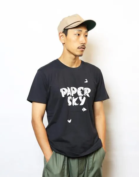 Classic ‘Paper Logo’-T